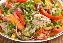 Z vařeného masa připravuji tři originální předkrmy, chutnější než klobásy a rolády Z vařeného masa připravuji tři originální předkrmy, chutnější než klobásy a rolády