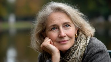 Na procházce s vnučkou jsem zaslechla, jak někdo volá mé jméno. Otočila jsem se – a uviděla tvář starou čtyřicet let