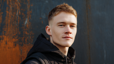 Když mi bylo 12 let, matka zmizela z mého života navždy. Myslel jsem si, že se jí něco stalo. Ale po letech mi babička řekla pravdu… a ta byla úplně jiná, než jsem očekával…