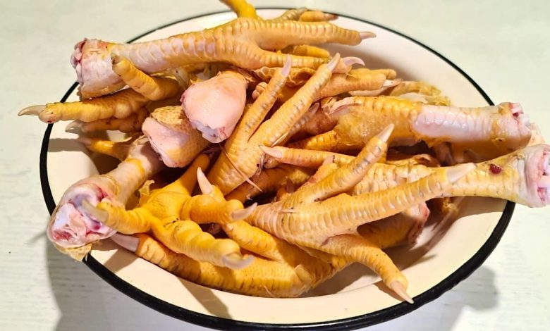 Nikdy nevyhazujte kuřecí pařáty — 3 důvody, které změní váš pohled na tento produkt Nikdy nevyhazujte kuřecí pařáty — 3 důvody, které změní váš pohled na tento produkt