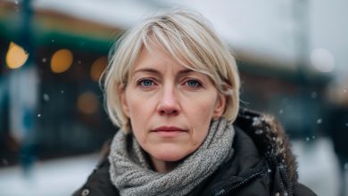 Žena vedle mě zablokovala uličku v letadle a já spěchala na navazující let — a udělala jsem něco, co bych od sebe nikdy nečekala…