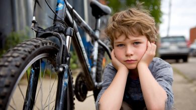 Sousedka «darovala» synovi staré kolo, ale její slova o týden později mě přiměla, abych se na všechno podíval jinak…