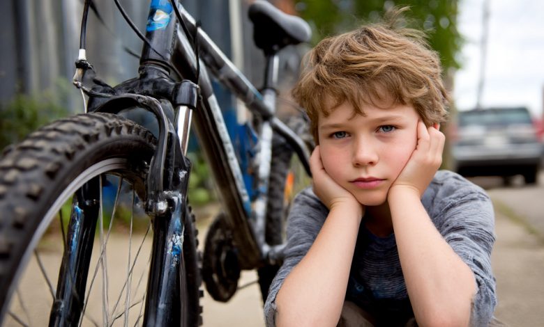 Sousedka «darovala» synovi staré kolo, ale její slova o týden později mě přiměla, abych se na všechno podíval jinak…