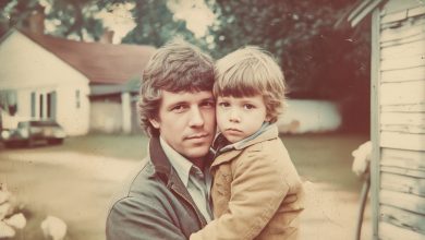 Když mi bylo 18 let, můj vlastní otec mě vyhodil z domu. Po letech můj syn zaklepal na jeho dveře — a udělal něco, co jsem vůbec nečekal