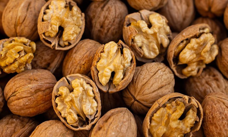Co se skutečně děje s vaším tělem, když jíte vlašské ořechy