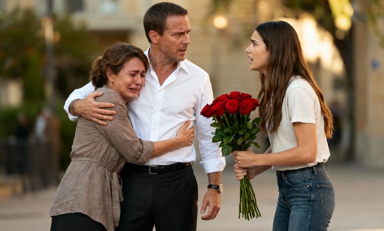 Když mi bylo 20, zamilovala jsem se do muže staršího více než o 20 let. V ten den, kdy jsem ho přivedla seznámit se svou rodinou, matka k němu přispěchala, aby ho objala, a rozplakala se. Ukázalo se, že to nebyl nikdo jiný než… Když mi bylo 20, zamilovala jsem se do muže staršího více než o 20 let. V ten den, kdy jsem ho přivedla seznámit se svou rodinou, matka k němu přispěchala, aby ho objala, a rozplakala se. Ukázalo se, že to nebyl nikdo jiný než…