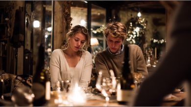 Číšník nám s přítelkyní pokazil večer v restauraci, a na konci požadoval poplatek za službu, která nebyla. Odmítl jsem — a následky mě překvapily…