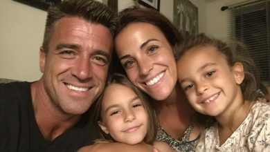 Patnáct let manžel tvrdil, že má malý plat, a já šetřila na všem. Náhodou jsem našla účtenky za nájem za druhý byt a odjela na adresu. To, co jsem tam viděla, mi zlomilo život… Patnáct let manžel tvrdil, že má malý plat, a já šetřila na všem. Náhodou jsem našla účtenky za nájem za druhý byt a odjela na adresu. To, co jsem tam viděla, mi zlomilo život…