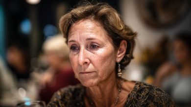 Přišla jsem se seznámit s rodiči nevěsty v prostých levných šatech… a tehdy jsem pochopila, kdo v této rodině umí respektovat lidi a kdo to jen předstírá