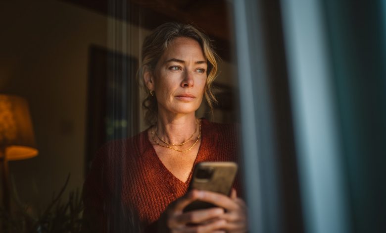 Našla jsem v telefonu manžela zprávy. Psalo se tam: “Manželka nic netuší”. Neztratila jsem duchapřítomnost a odpověděla jsem za něj…