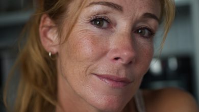 Vtrhla jsem do synova pokoje, myslejíc si, že ho nachytám s dívkou při nějaké nevhodnosti. To, co jsem uviděla, mě přimělo cítit se jako úplná hlupačka