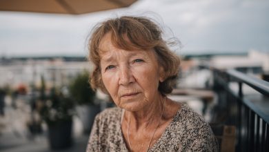 Přijela jsem k dceři na víkend do jejího nového domu a náhodou jsem zaslechla rozhovor, který vše změnil. Po té noci jsem už nemohla žít jako dřív…