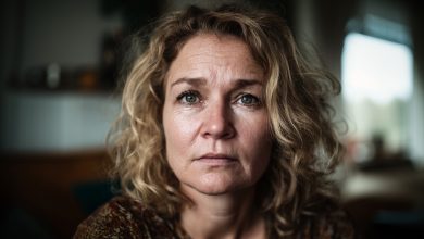 Manžel řekl, že odjíždí na služební cestu na tři dny. Večer jsem ho náhodou uviděla v restauraci s nějakou ženou. Šla jsem pozdravit, a to, co mi řekla, mě prostě dorazilo… Manžel řekl, že odjíždí na služební cestu na tři dny. Večer jsem ho náhodou uviděla v restauraci s nějakou ženou. Šla jsem pozdravit, a to, co mi řekla, mě prostě dorazilo…