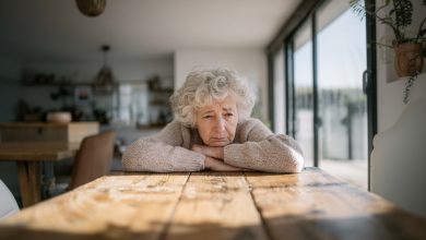 Pracovala jsem pět let v zahraničí, abych koupila dům pro mámu. Ale když jsem se vrátila, setkání s mámou bylo úplně jiné, než jsem si představovala… Pracovala jsem pět let v zahraničí, abych koupila dům pro mámu. Ale když jsem se vrátila, setkání s mámou bylo úplně jiné, než jsem si představovala…