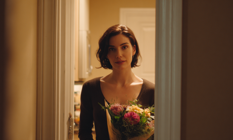 Nejlepší kamarádka mě pozvala na večeři, abych se seznámila s jejím snoubencem, ale když se otevřely dveře a já uviděla jeho tvář, zatajil se mi dech…