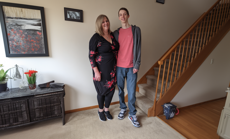 Osmnáct let jsem vychovávala adoptovaného syna. V den jeho dospělosti mi řekl, abych si sbalila věci. Myslela jsem, že ho ztrácím… dokud jsem nepochopila, co jeho slova opravdu znamenala…