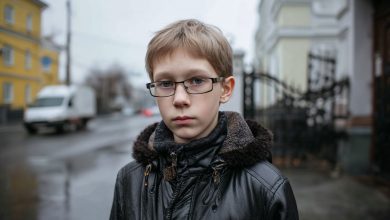 Muž dostal mrtvici na rušné ulici. Lidé jej přecházeli. Jediný, kdo se zastavil, byl devítiletý chlapec. Co se stalo potom, nikdo ani nečekal…