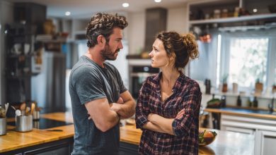 Moje žena velmi chtěla jít na sraz spolužáků. Řekl jsem jí, že tam pro ni není nic zajímavého. A za dva týdny kurýr přinesl krabici na její jméno…