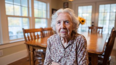 Když matka začala trpět demencí, bratři a sestry bez váhání ji odvezli do domova důchodců. Já ji vzala k sobě, netušíc, jaké následky to pro mě bude mít… Když matka začala trpět demencí, bratři a sestry bez váhání ji odvezli do domova důchodců. Já ji vzala k sobě, netušíc, jaké následky to pro mě bude mít…