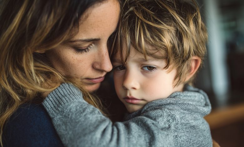 Můj pětiletý syn tiše řekl: „Mami, babička mi řekla, že jsem cizí… a požádala mě, abych o tom nikomu neříkal.“ Uvnitř mě všechno ztuhlo… Můj pětiletý syn tiše řekl: „Mami, babička mi řekla, že jsem cizí… a požádala mě, abych o tom nikomu neříkal.“ Uvnitř mě všechno ztuhlo…