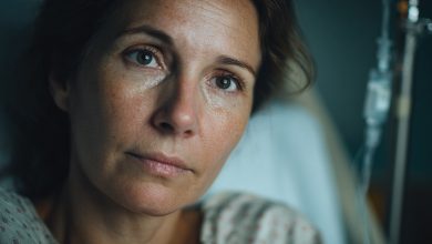 Byla jsem v nemocnici po operaci. V noci sestra přišla mimo plán a zašeptala: „Zítra nejezte nemocniční jídlo. Prosím, věřte mi…“