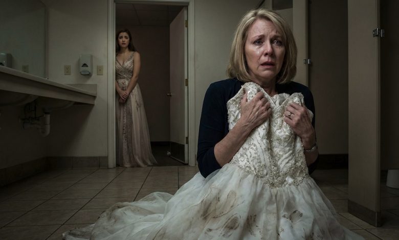 Dcera šla k oltáři v šatech, které jsem šila 8 měsíců. O dvě hodiny později jsem je našla poházené na špinavé podlaze. Dcera šla k oltáři v šatech, které jsem šila 8 měsíců. O dvě hodiny později jsem je našla poházené na špinavé podlaze.