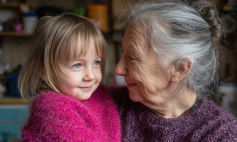 Sousedka odmítla platit mé 73leté mamince za hlídání jejího dítěte, s tím, že „stejně sedí doma bez práce“ — v tu chvíli jsem to už nevydržela a zasáhla a rozhodla tento problém… Sousedka odmítla platit mé 73leté mamince za hlídání jejího dítěte, s tím, že „stejně sedí doma bez práce“ — v tu chvíli jsem to už nevydržela a zasáhla a rozhodla tento problém…