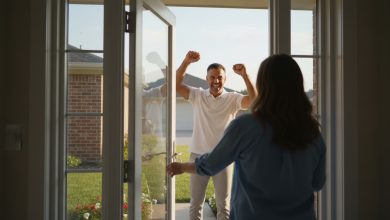 Bohatý soused postavil plot na mém pozemku, když jsem byla na dovolené — dala jsem mu lekci, na kterou nikdy nezapomene Bohatý soused postavil plot na mém pozemku, když jsem byla na dovolené — dala jsem mu lekci, na kterou nikdy nezapomene