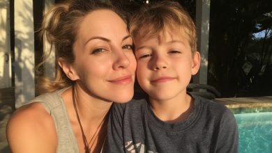 Otec mě vyškrtl ze svého života kvůli adoptivnímu synovi, který «nebyl skutečně můj», a po čtyřech letech se rozplakal, když k němu můj syn promluvil v obchodě… Otec mě vyškrtl ze svého života kvůli adoptivnímu synovi, který «nebyl skutečně můj», a po čtyřech letech se rozplakal, když k němu můj syn promluvil v obchodě…