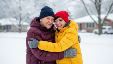 Sousedův syn mi každou noc signalizoval Morseovou abecedou. Jednoho dne změnil signál — a mně ztuhla krev v žilách