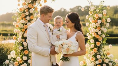 Matka se mě zřekla kvůli sňatku s osamělou matkou. Po třech letech přišla k nám domů — a rozplakala se