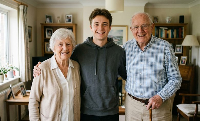 Stala jsem se matkou ve věku 56 let, když bylo opuštěné dítě nalezeno přede mnou u dveří — 23 let poté se objevila neznámá žena s krabicí a řekla: “Podívej se, co ti tvůj syn tajil”