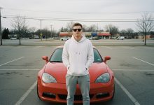 Před týdnem mě vykradli — a dnes můj nezaměstnaný syn přijel domů v novém sportovním autě Před týdnem mě vykradli — a dnes můj nezaměstnaný syn přijel domů v novém sportovním autě