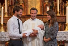 Manžel mě požádal, abych nepřišla na křtiny našeho syna — stejně jsem přišla a viděla, jak je moje sestra představována jako jeho «matka»…