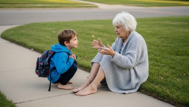Byl jsem dospívající, který pokaždé přivedl domů ztracenou stařenku — dokud se jednoho dne neobjevil její syn
