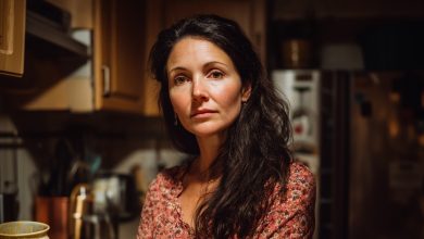 Vrátila jsem se z práce dřív a na kuchyni jsem slyšela ženský smích. Tehdy jsem ještě netušila, jak ten večer skončí…