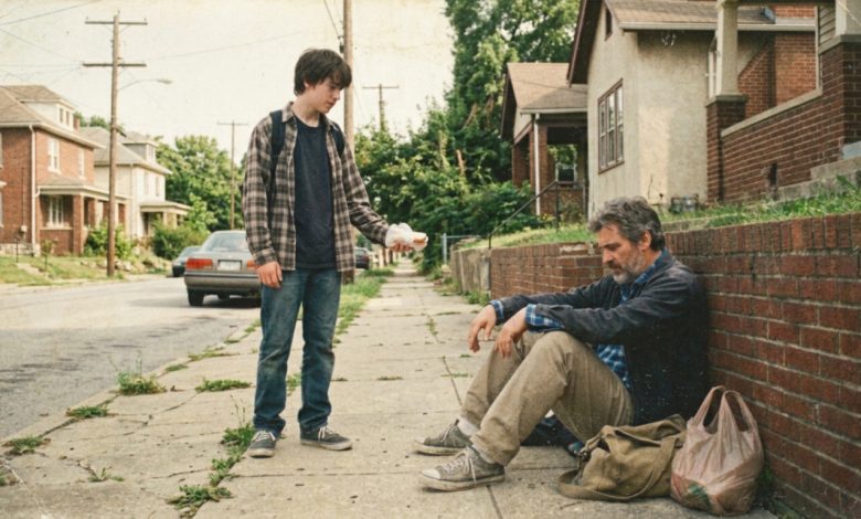 Chlapec daroval svůj oběd promrzlému neznámému na ulici — a netušil, že to byla zkouška