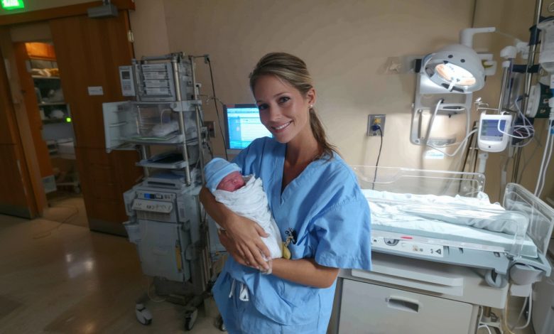 Ztratila jsem jedno z dvojčat při porodu. Ale jednou můj syn uviděl chlapce, který vypadal přesně jako on