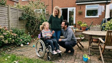 Adoptovali jsme dívku, od které se všichni odvraceli, protože byla na invalidním vozíku — a po 25 letech objevila pravdu o její minulosti… Adoptovali jsme dívku, od které se všichni odvraceli, protože byla na invalidním vozíku — a po 25 letech objevila pravdu o její minulosti…