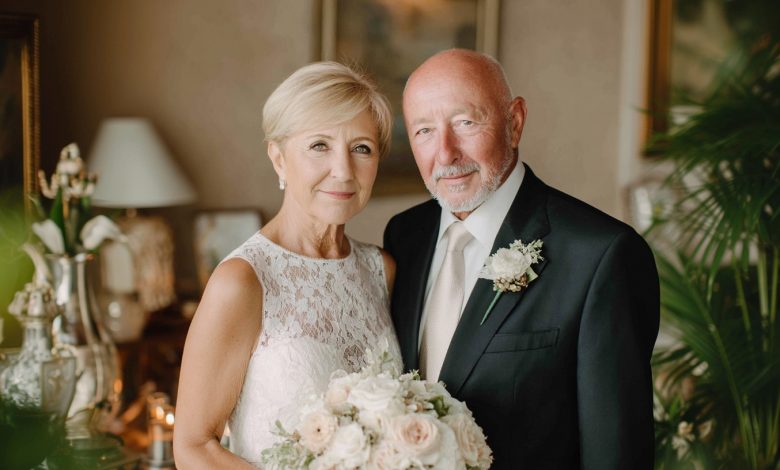 Můj otec si vzal mou tetu, když moje máma už nebyla mezi námi — a uprostřed svatby mi bratr řekl: “Táta není tím, za koho se vydává” Můj otec si vzal mou tetu, když moje máma už nebyla mezi námi — a uprostřed svatby mi bratr řekl: “Táta není tím, za koho se vydává”