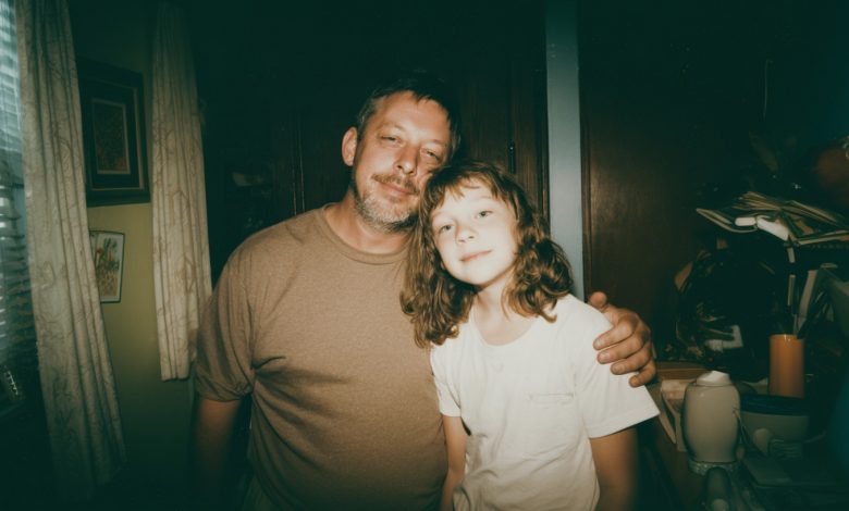 Deset let jsem vychovával dceru své zesnulé milované — a na Den díkůvzdání řekla, že jde za svým biologickým otcem