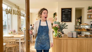 Umožnila bezdomovkyni přespat ve své kavárně – byla šokována, když tam ráno přišla.