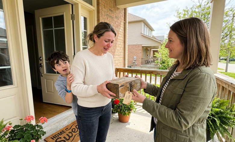 Mrzutý soused roky křičel na mé děti — po jeho odchodu přijela jeho dcera se zamčenou krabicí adresovanou mému synovi