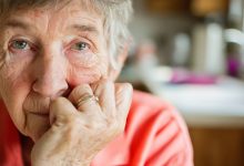 Soused, se kterým jsem si každou středu po dobu deseti let dával kafe, najednou přestal otvírat dveře. Důvod jsem zjistila na schůzce obyvatel.