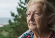 „Syn zaprosił mnie na tydzień nad morze. Nie byłam tam od lat. Spakowałam się dwa dni wcześniej. A pierwszego dnia okazało się, że przyjechałam nie na wakacje.” „Syn zaprosił mnie na tydzień nad morze. Nie byłam tam od lat. Spakowałam się dwa dni wcześniej. A pierwszego dnia okazało się, że przyjechałam nie na wakacje.”