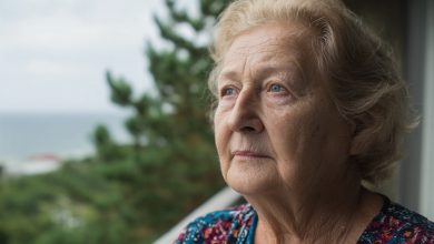 „Syn zaprosił mnie na tydzień nad morze. Nie byłam tam od lat. Spakowałam się dwa dni wcześniej. A pierwszego dnia okazało się, że przyjechałam nie na wakacje.” „Syn zaprosił mnie na tydzień nad morze. Nie byłam tam od lat. Spakowałam się dwa dni wcześniej. A pierwszego dnia okazało się, że przyjechałam nie na wakacje.”