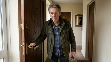 V neděli ráno vyšel “pro pečivo”. O hodinu později jsem dostala zprávu z neznámého čísla: “Prosím, nehledajte ho. Je v bezpečí. Je se mnou.”