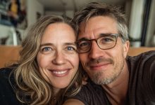 Manžel se rozhodl mě zničit hned poté, co jsem mu zachránila život — ale dcera řekla soudci: «Mohu ukázat něco, o čem maminka neví?»