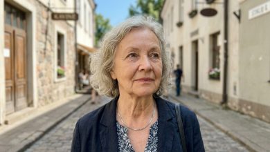 Dala jsem své dceři všechny své úspory na její svatbu. Slíbila, že mi je po svatbě vrátí. Uplynuly tři roky. Teď říká, že to byl dar.