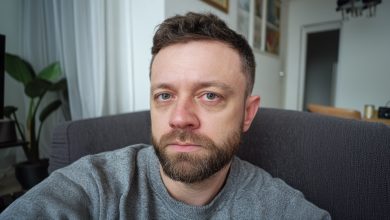 Našel jsem opuštěné auto v lese. Když jsem otevřel kufr — zůstal jsem jako opařený